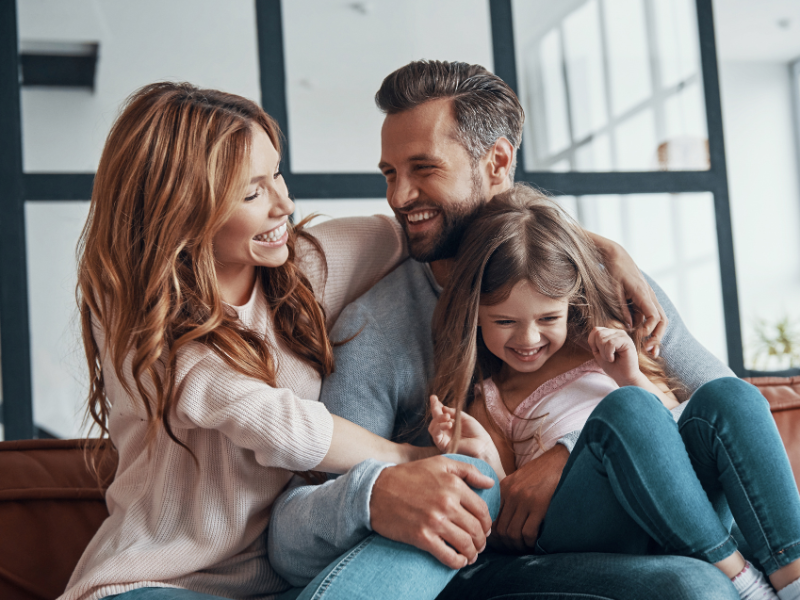 Image d'une famille représentatif de Axion, entreprise qui aide dans la gestion de patrimoine et stratégies financières.